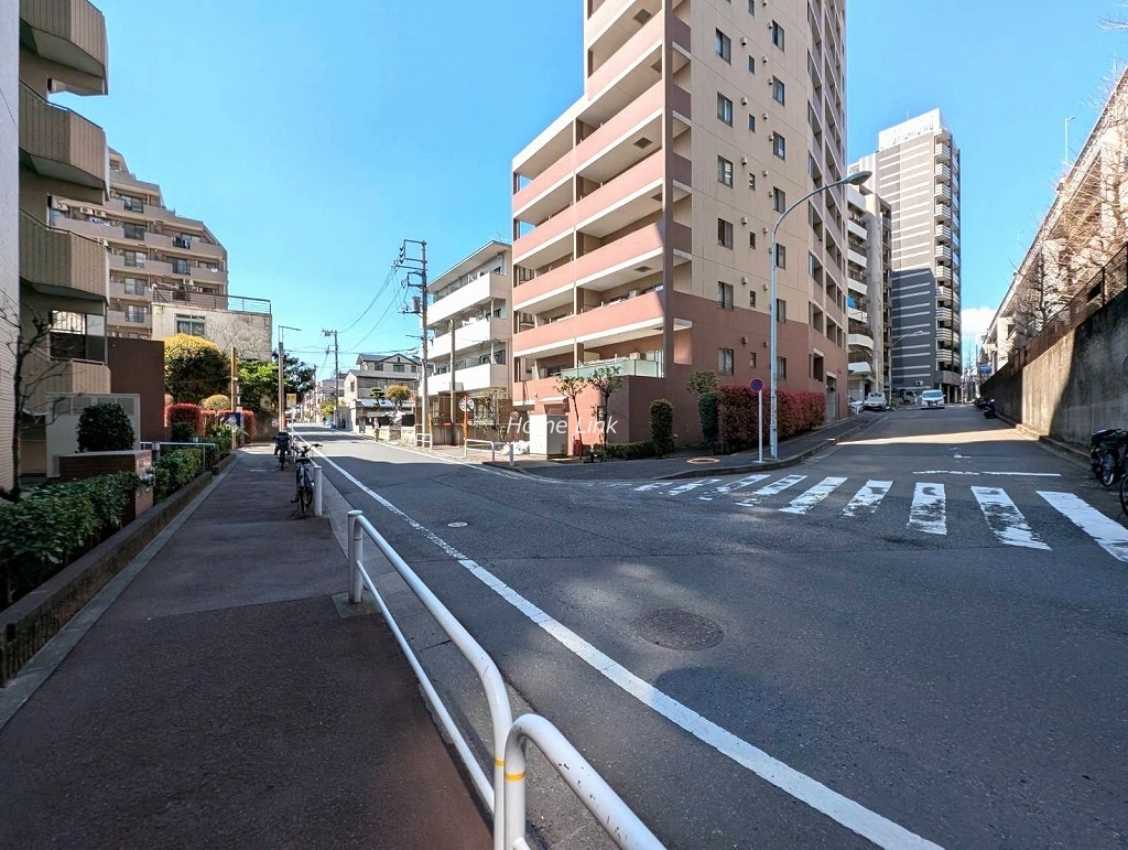 ルピナス大山グランドタワーjステージ　角地に立地